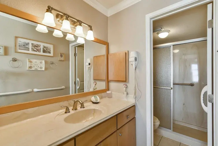 Seascape 1311 - 2 Br Condo