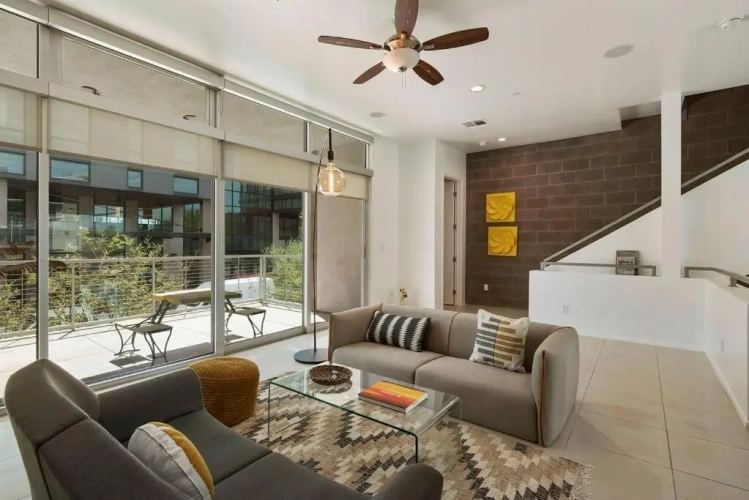 2 Bedrooms Apartment