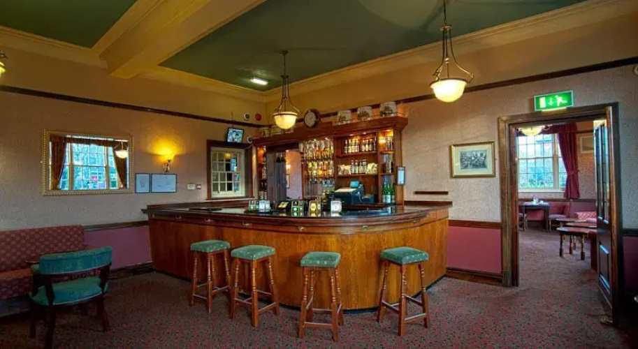 Cambridge Hotel