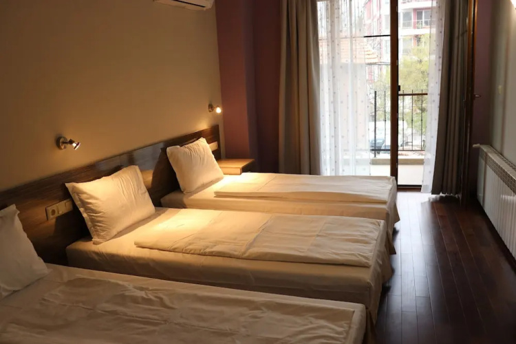 Roots Hotel & Wine Bar
