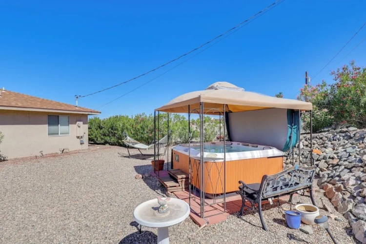 3 Bedrooms Cottage