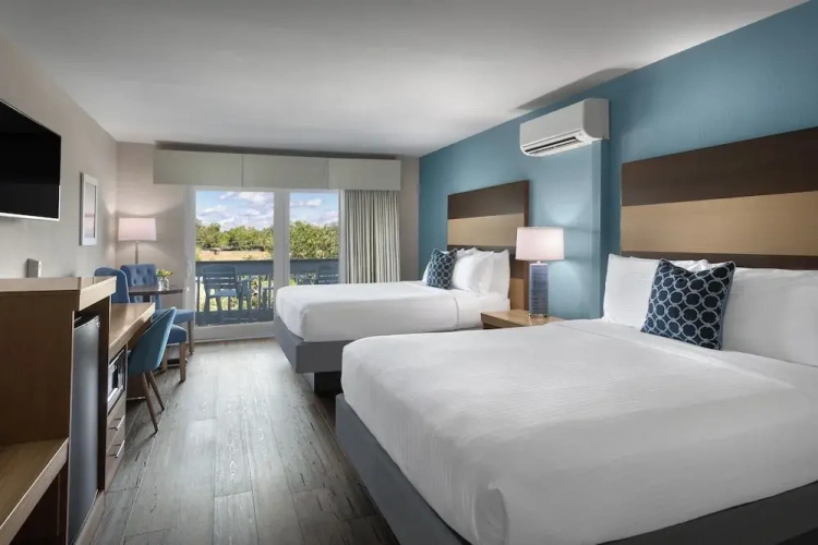 Standard Quadruple room with balcony