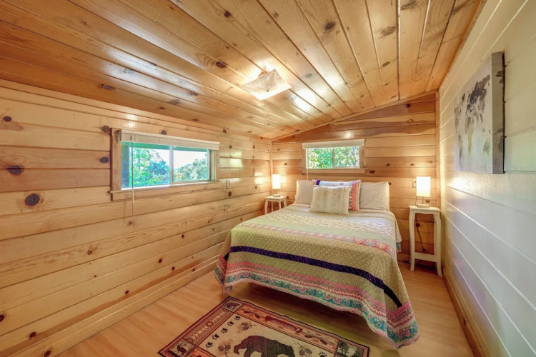 Rustic Cabin w/ Patio: 8 Mi to Kings Canyon Park
