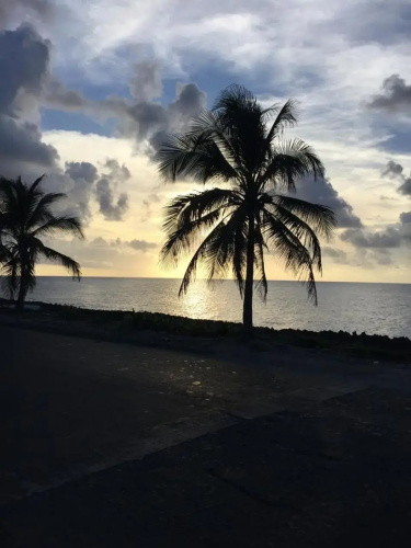 Sarie Bay Inn