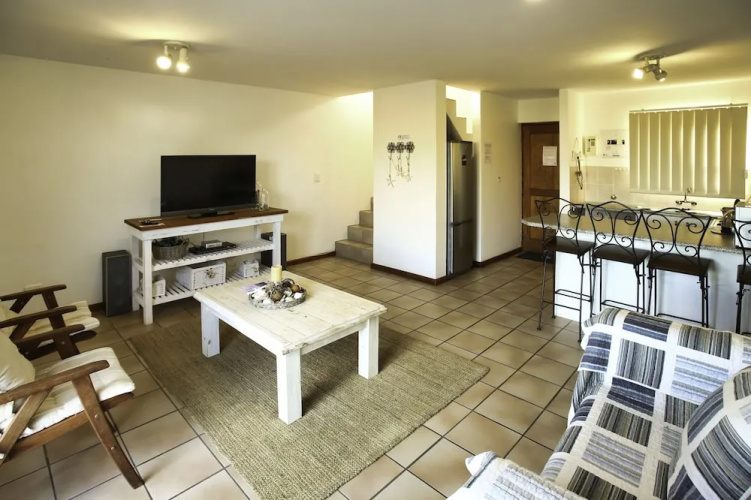 4 Birds view Self catering