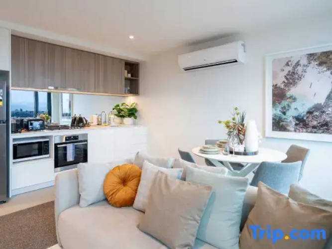 Deluxe 2B 1B Bay View Condo
