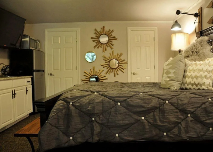 Two Hearts Inn