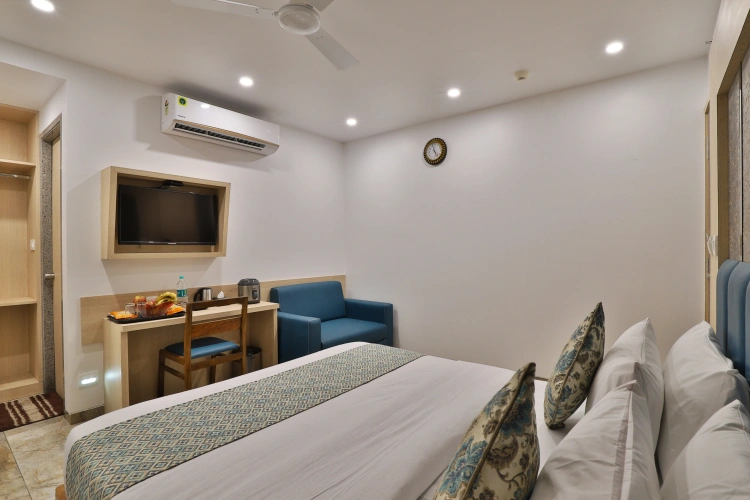 Standard Club room