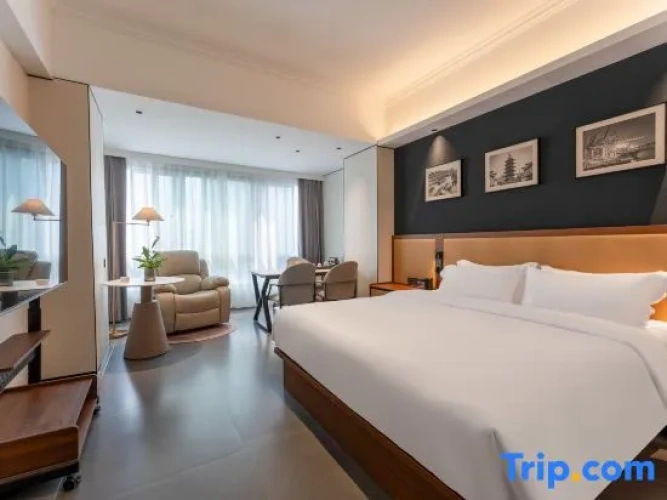 Twin Family Suite with city view