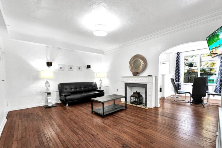 1 Bedroom Deluxe Apartment