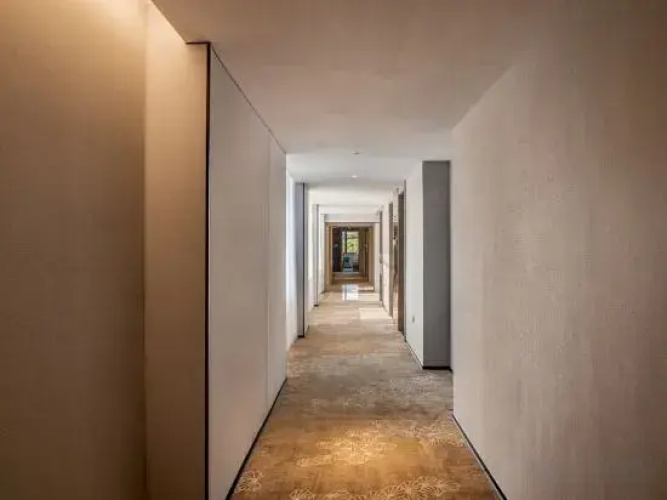Praise hotel