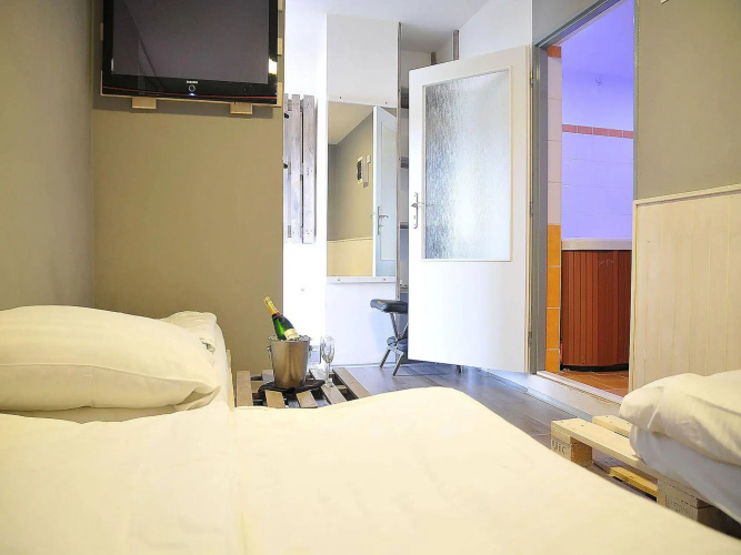 Hostel - With Private Entrance