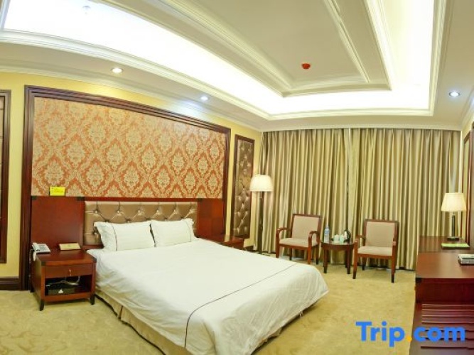 Deluxe Quadruple Suite