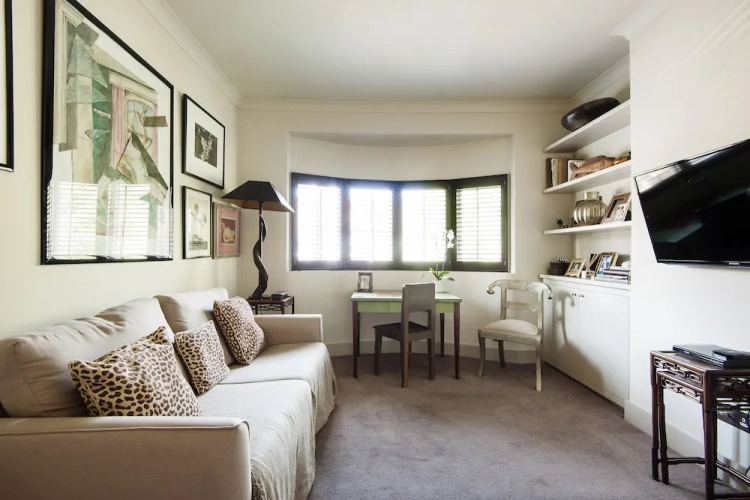 Exquisite East Acton Home close to Shepherds Bush