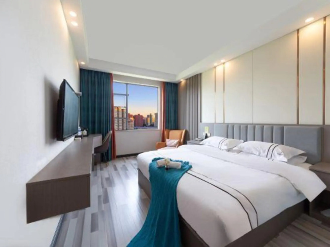 XI YUE Hotel(希越酒店（钟祥中百广场店）)