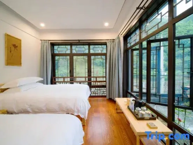 Premium Twin room