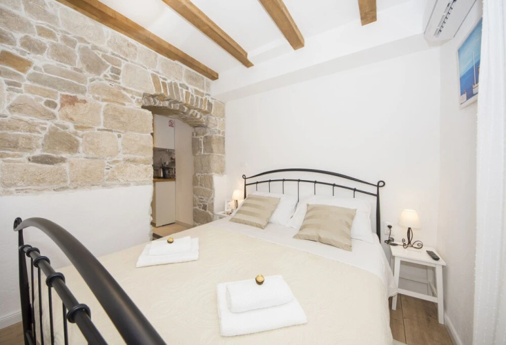 Apartments Stone Elegance