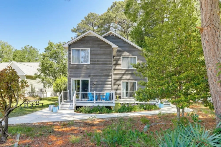 4 Bedrooms Cottage