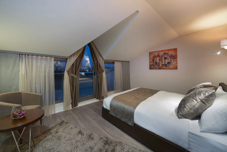 The Clock Suites