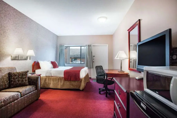 Ramada Limited 100 Mile House