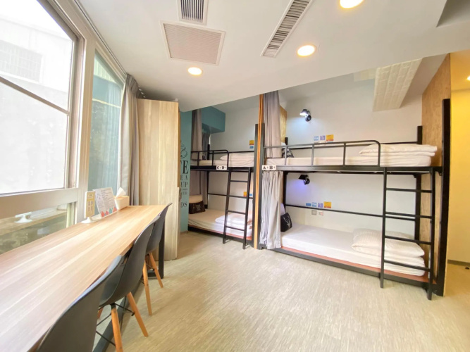 Flyinn Hostel