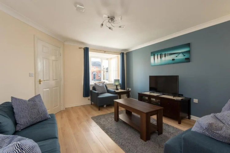 3 Bedrooms Cottage