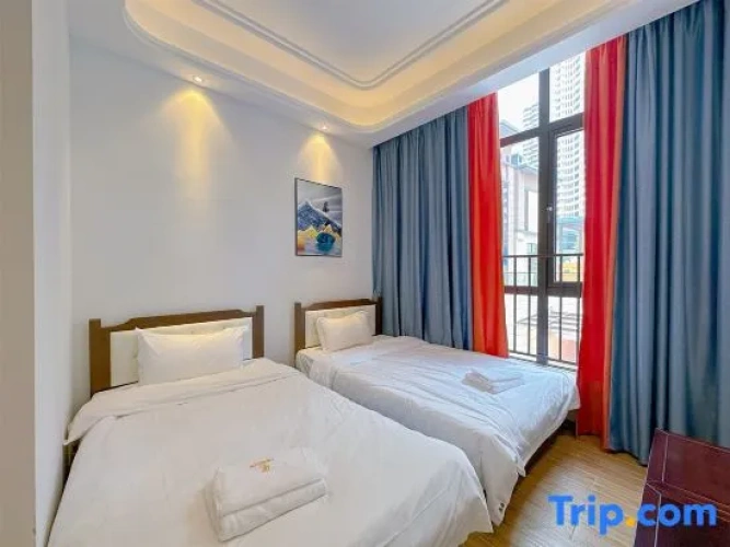 4 Bedrooms Villa