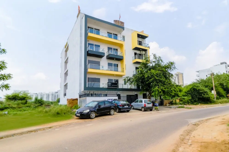 Tipsyy Inn Suites 007