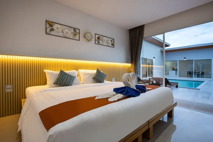 4 Bedrooms Villa