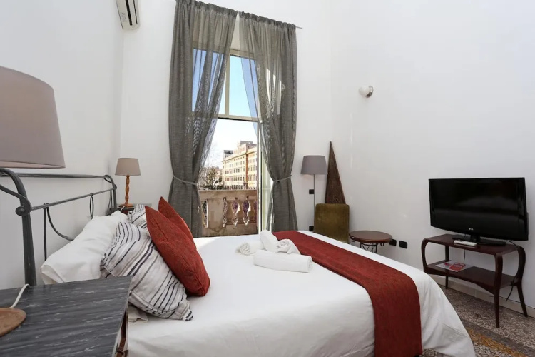 Mr. Frills Apartment
