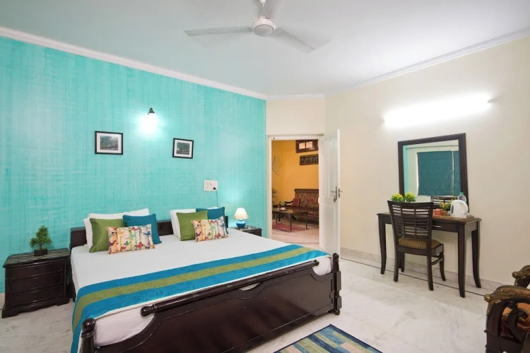 1 Bedroom Deluxe Double room with balcony