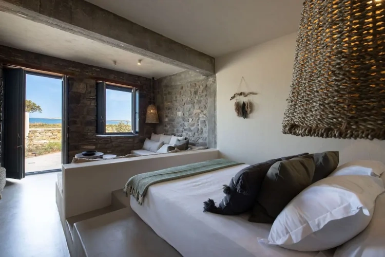 2 Bedrooms Basement Apartment with balcony and with sea view