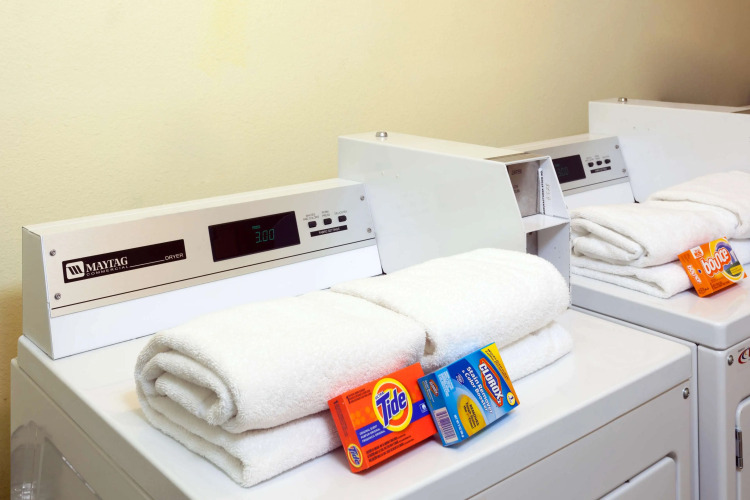 Ramada Plaza by Wyndham West Hollywood Hotel & SuitesOver view