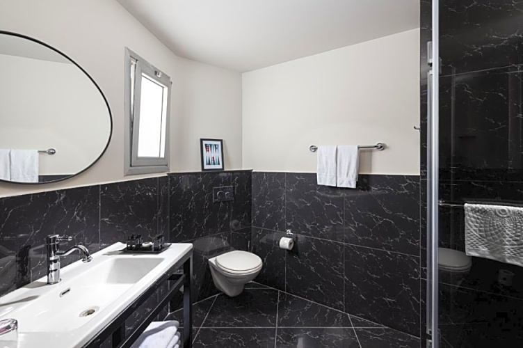 1 Bedroom Suite