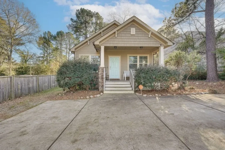 3 Bedrooms Cottage