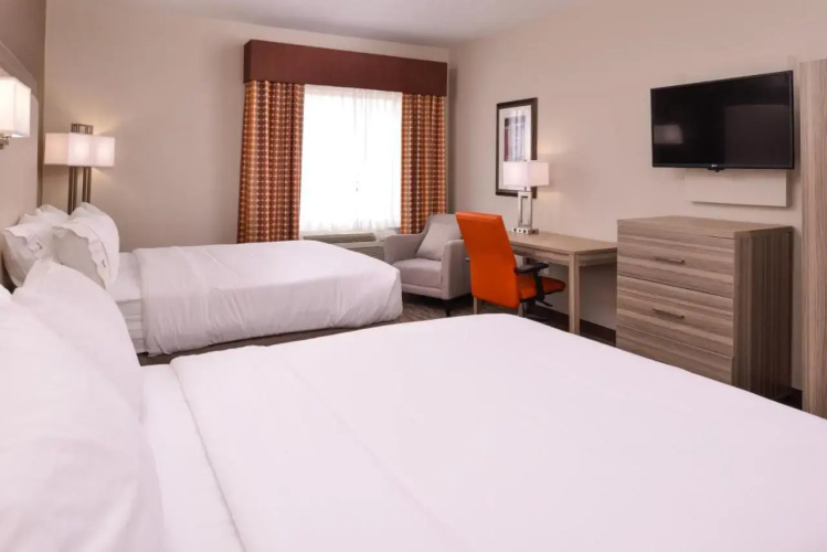 Holiday Inn Express & Suites Williams
