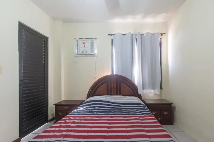 Excelente cobertura duplex a 2 quadras da Praia do Forte com 4 quartos