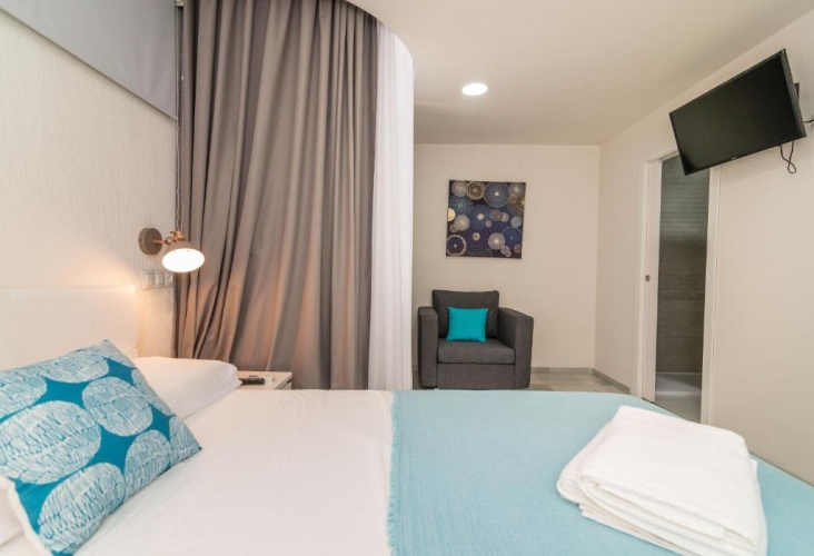 3 Bedrooms Apartment