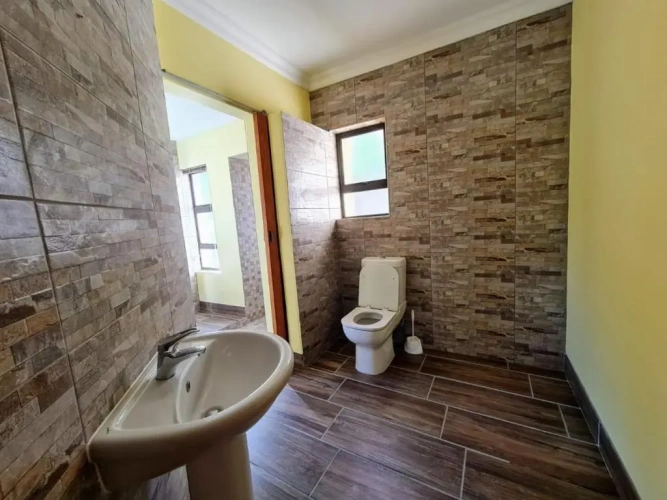 3 Bedrooms Cottage