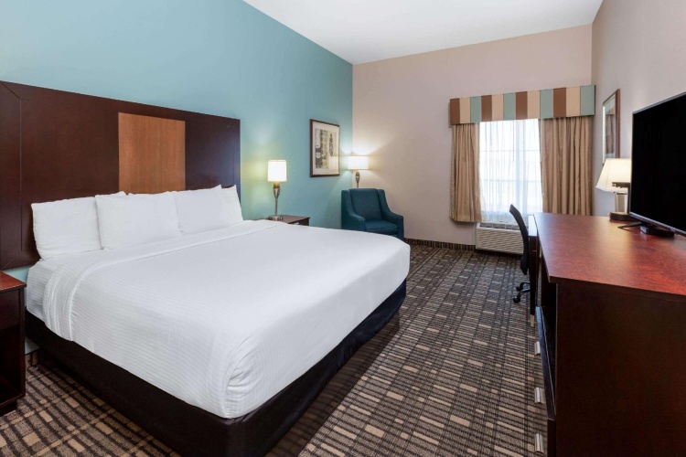 Standard Double room with city view
