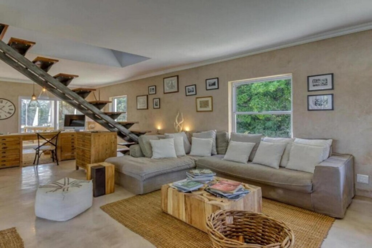 Explorer Guest House