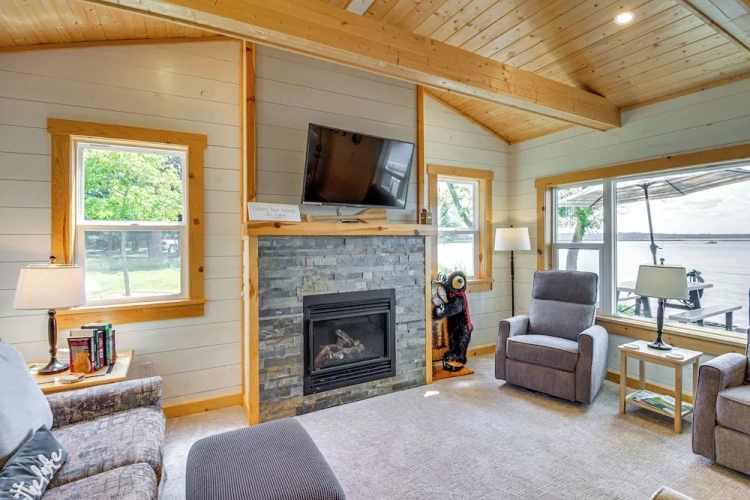 3 Bedrooms Cottage