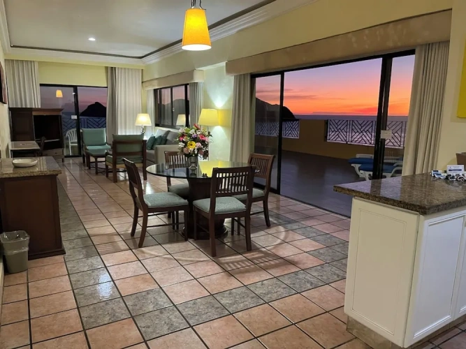 1 Bedroom Deluxe Suite