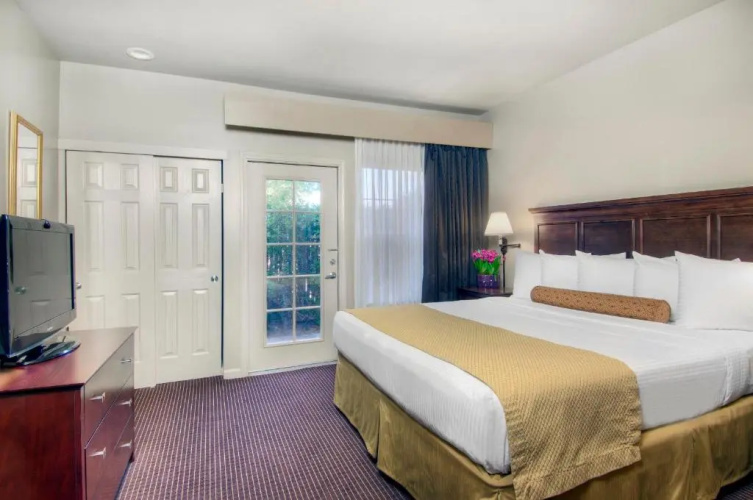 University Park Inn & Suites, an Ascend Collection Hotel