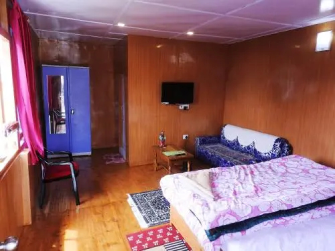 Dondrub Homestay & Resort