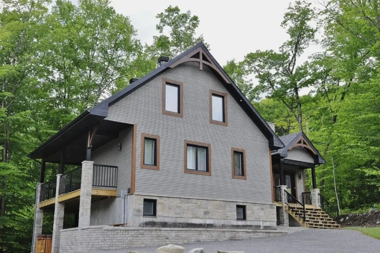 5 Bedrooms Chalet