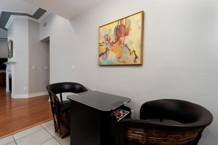 3 Bedrooms Apartment