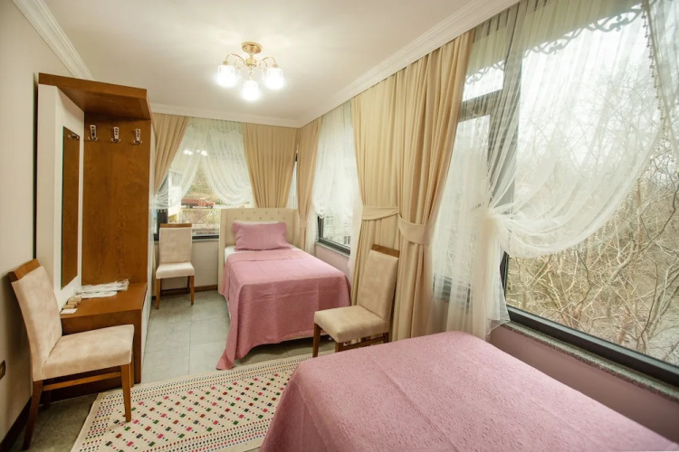 Jolnar Garden Hotel