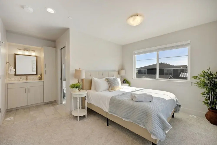 938 Jerome St Unit 1