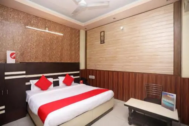 OYO 18541 Hotel Haridev